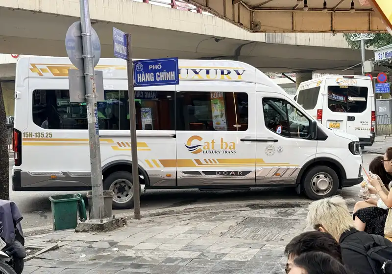 Checklist Đi Cát Bà Cho Người Mới: 10 Thứ Nên Chuẩn Bị Trước Chuyến Đi 2 Đặt xe đi Limo đi Cát Bà